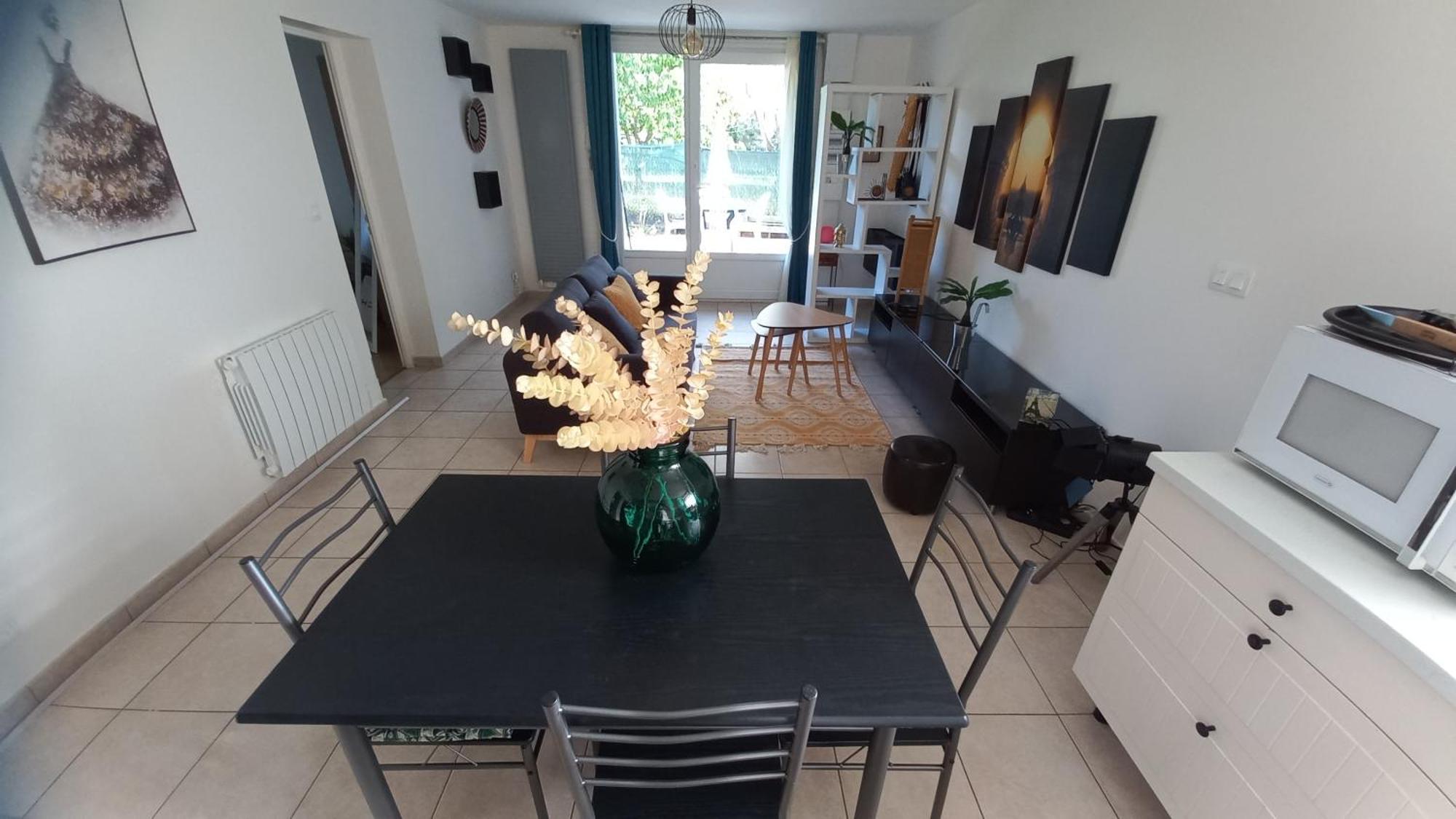 Plaisir Des Pres - Appartement T3, Jardin, Parking Chaponost Εξωτερικό φωτογραφία